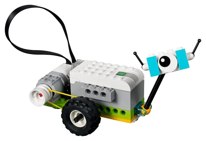 Собранная модель ровера Milo из конструктора РобоГуру, совместимого с WeDo 2.0, — пример того, что ребёнок построит своими руками